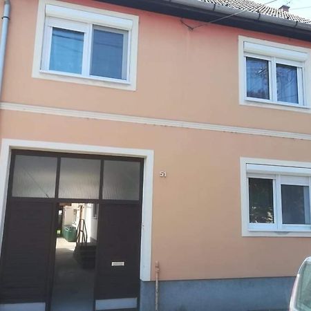 Family House Villa Eger Luaran gambar