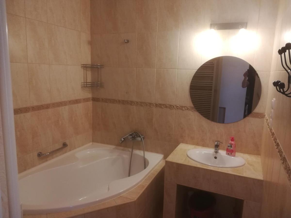Family House Villa Eger Luaran gambar